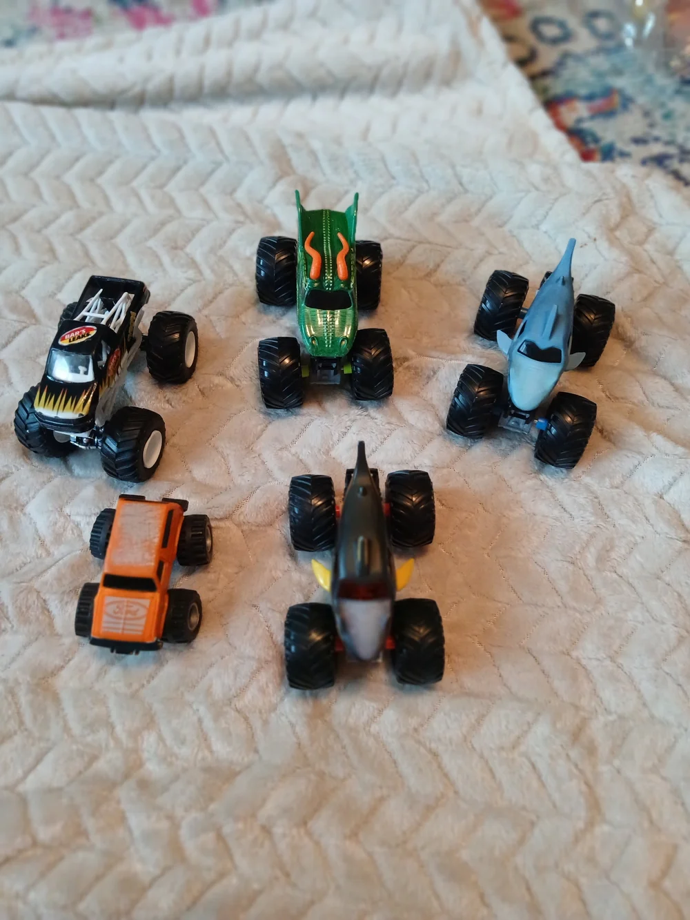 Hot Wheels Monster Jam 1:64 Lot Of 4, 1 Non